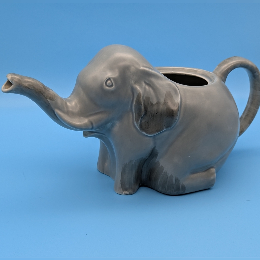 Vintage Elephant Tea Pot, Missing Lid, Gibson's